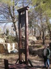 guillotine.jpg